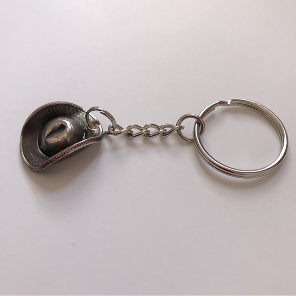 Handcrafted Rodeo Cowboy Cowgirl Hat 25 Cent Quarter Coin Keychain 2001 Vermont - Picture 5 of 9